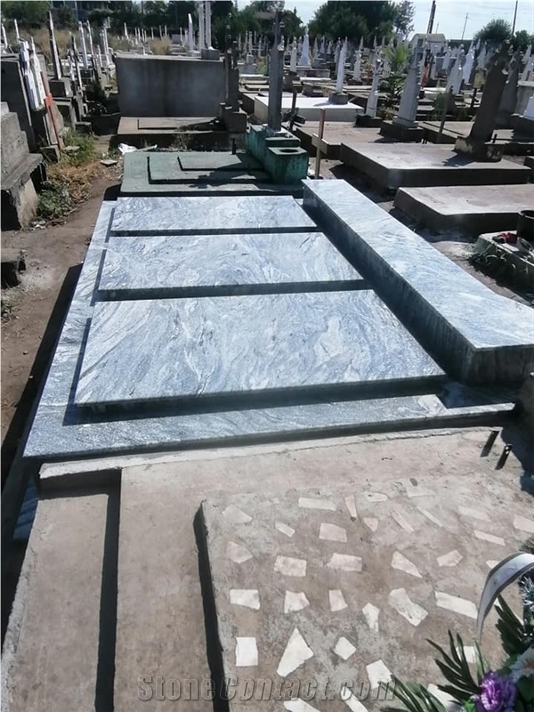 Viscont White Wavy Granite Monuments