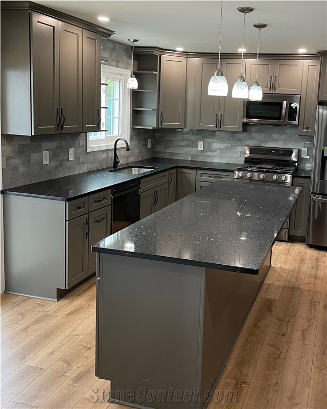 Artificial Black Quartz Stone Tiles & Slabs