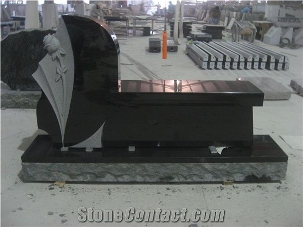 Black Granite Western Style Upright Monument 32