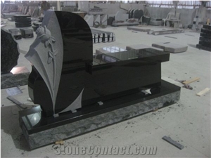 Black Granite Western Style Upright Monument 32