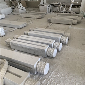 Natural Granite Curved Palisade, Granite Garden Pillar