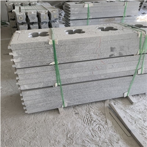 Natural Granite Curved Palisade, Granite Garden Pillar