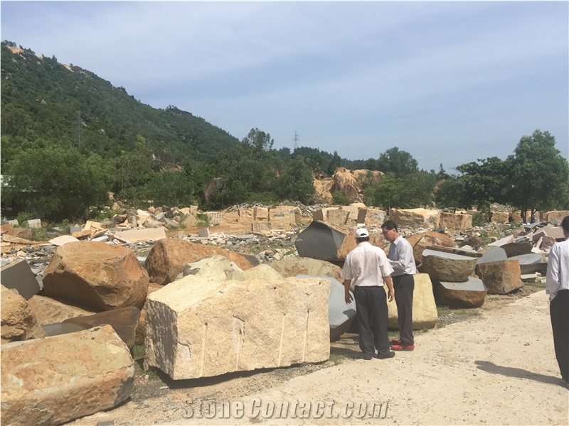 Yellow Granite Cobblestone, Pavers, Cubestone