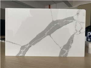 Glossy White & Modern Calacatta Quartz Stone Slabs