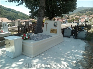 Artificial Tombstone - Model Donatello (Beige)