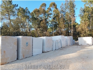 Casal Farto - Creme Fatima Limestone Quarry