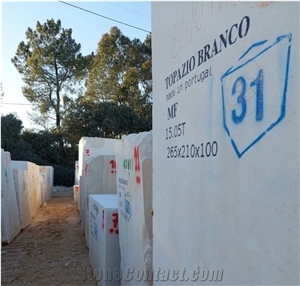 Casal Farto - Creme Fatima Limestone Quarry
