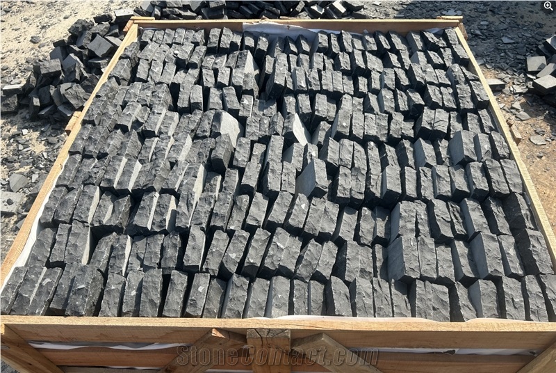 Black Andesite Cube Stone Paving Stone