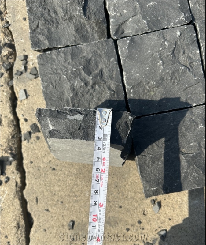 Black Andesite Cube Stone Paving Stone