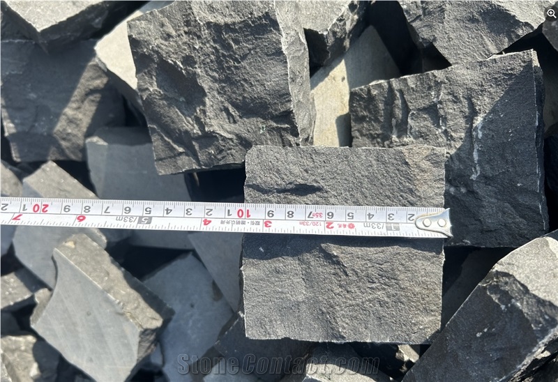 Black Andesite Cube Stone Paving Stone