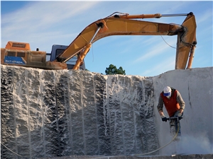 Macheado Lapa Granite Quarry