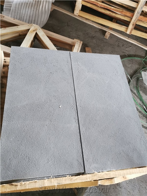 China Black Sandstone Flamed Steps &Treads Rockface