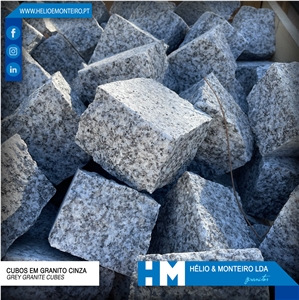 Cube Stone 10X10x8cm, Light Grey Granite, Shotblasted+Split Cobble Stone