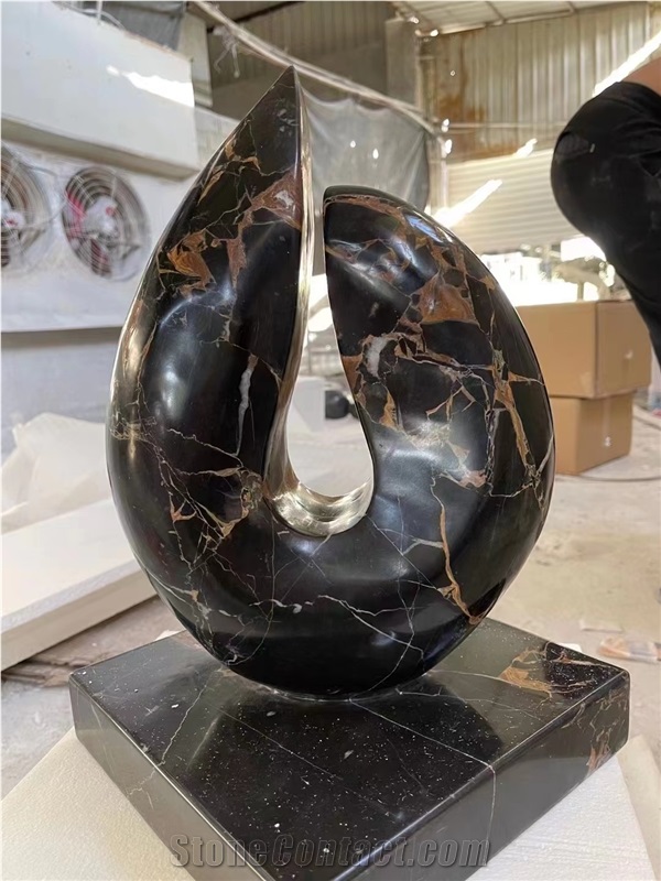 Modern Style Surface Black Gold Marble Sculptures