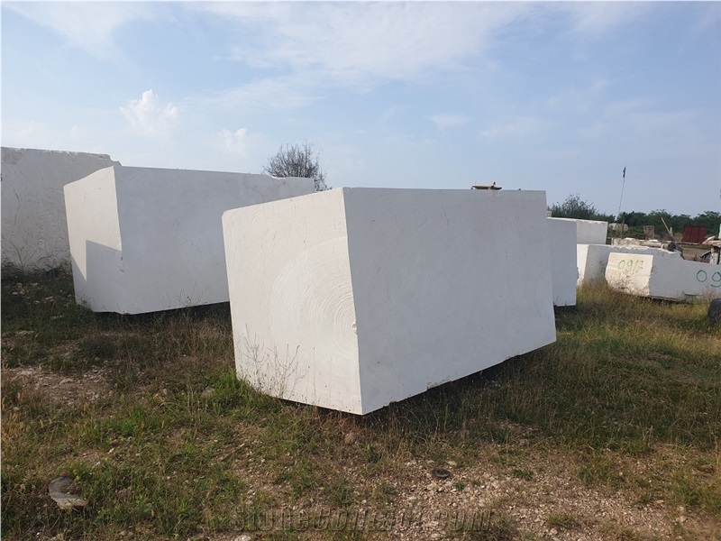 Kuna Romana Beige Marble Blocks