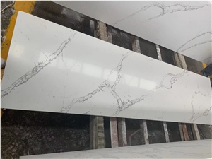 Super Quality Quartz With Calacatta White