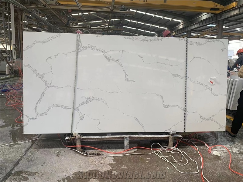 Super Quality Quartz With Calacatta White