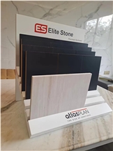 Table Display Stans In White Color