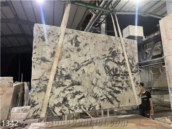 Brazil Peacock Gold Granite Big Slabs Polished For Interior
