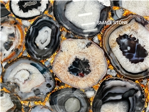 BLACK AGATE WITH GOLD SIDE TILES
