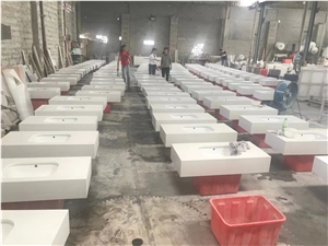 China Pure White Artificial Stone Coountertop For Bathroom