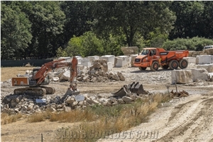 Roman Kingstone Travertine Blocks