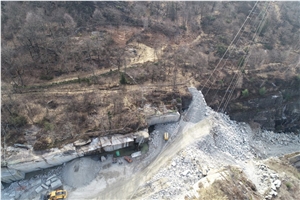 Beola Argentata Di Monte Quarry