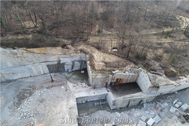 Beola Argentata Di Monte Quarry