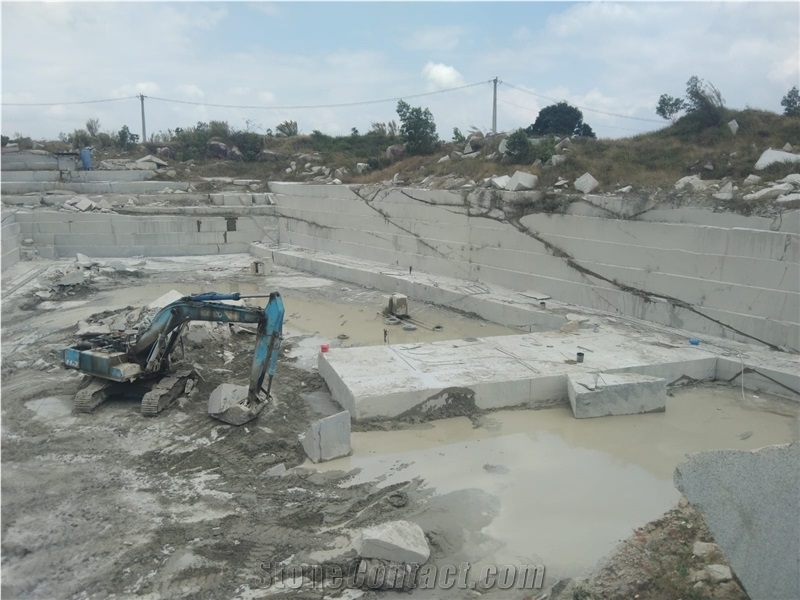 Classic Light Grey Granite Quarry