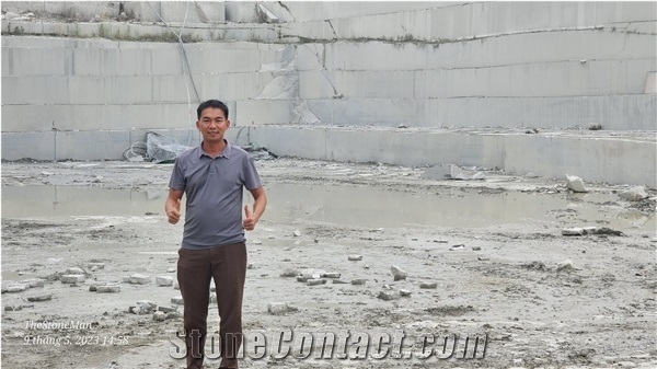 Classic Light Grey Granite Quarry