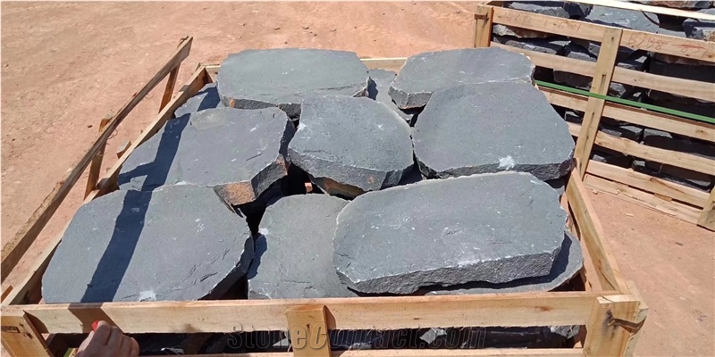 Black Basalt Split Cobble Stone Paving Stone