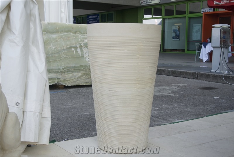 Rounded Pedestal Wash Basin In Pietra Leccese