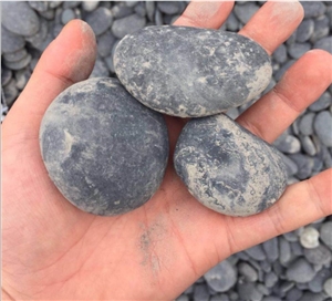China Orignal Unpolished Grey River Stone Pebbles