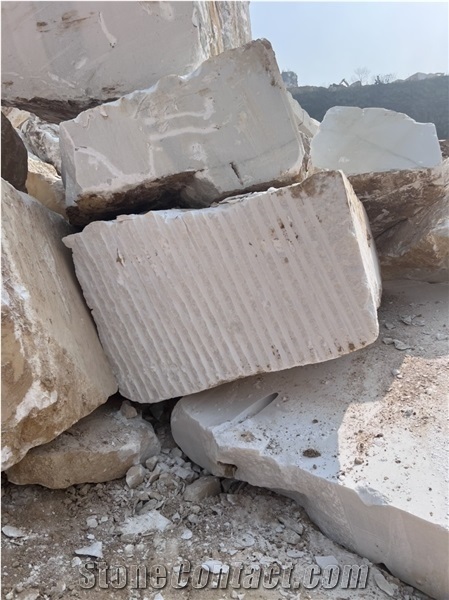 Quy Hop Nghe An Pure White Marble Quarry