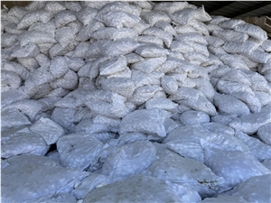 Snow White Pebbles For Garden Landscape Customized Size