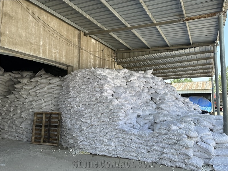 Snow White Pebbles For Garden Landscape Customized Size