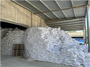 Snow White Pebbles For Garden Landscape Customized Size