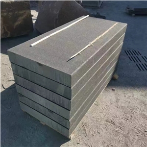 China Zhanjiang Black Fcatory Sell Flamed Basalt Tiles