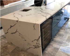 Gold Veins Calacatta Van Gogh Quartz Engineered
