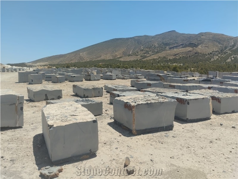 Sahara Noir Marble Blocks