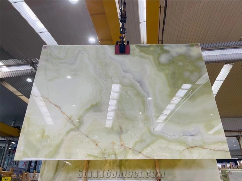 Luxury Natural Stone Luster Bright Green Onyx Slabs