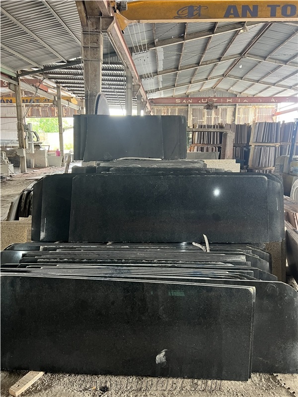 Black Granite Polished Slabs