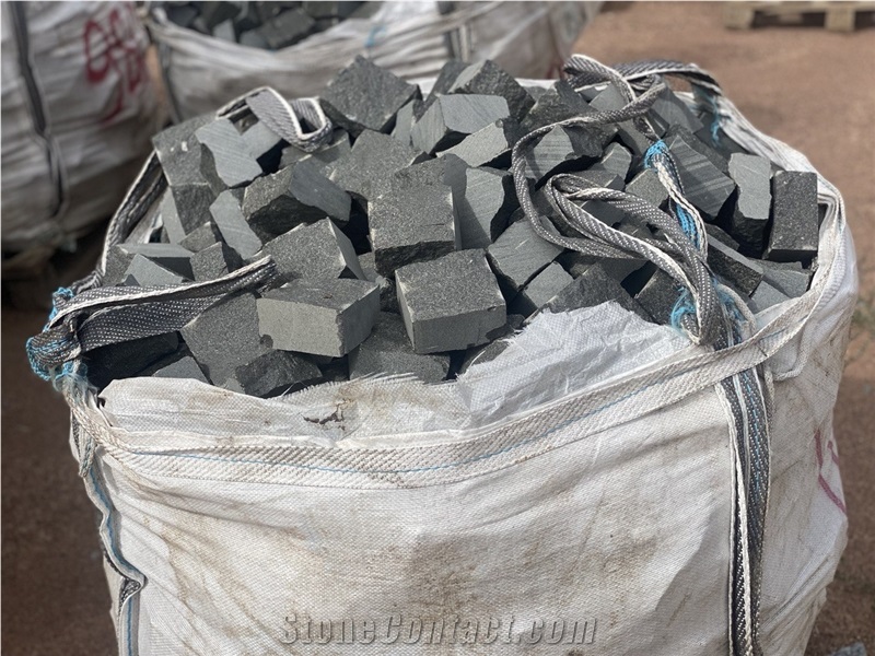 Antik Nero Gabbro Cobble Stone