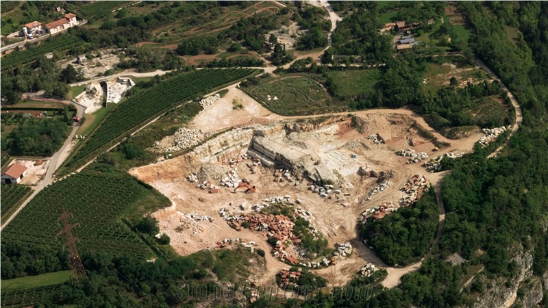 Pietra Lessinia Rosa And Pietra Lessinia Bianca Loffa Quarry
