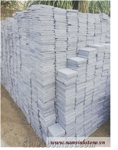 Vietnam Bluestone Paving Tiles Tumbled