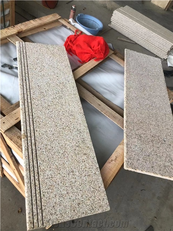 Chinese Granite  G682 Bushhammer Steps