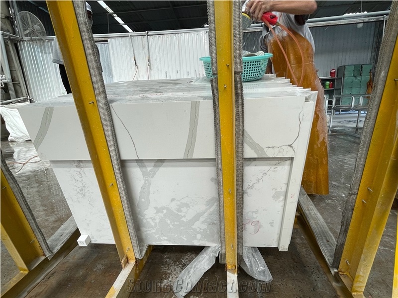 Laminated Mitre Edge Calacatta Quartz Legs Countertop