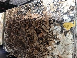 Splendour Cream Gold Granite Slab Kicthen Tile