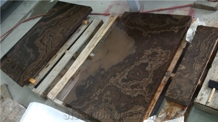 Custom Design Eramosa Marble Kitchen Countertops
