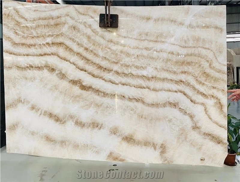 Natural White Wood Vein Backlit Onyx Slab